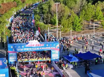 2026伊犁河马拉松今日鸣枪开赛